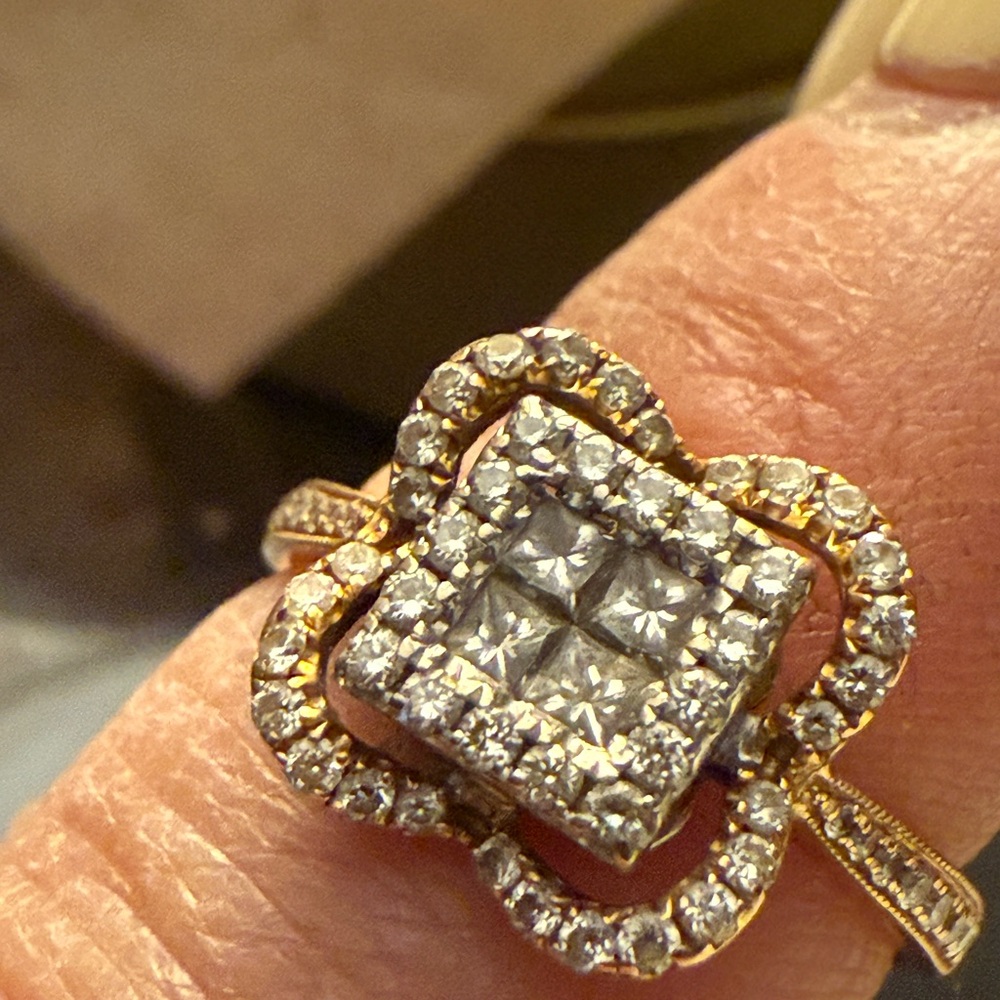 KAY Jewelers Diamond Gold Ring